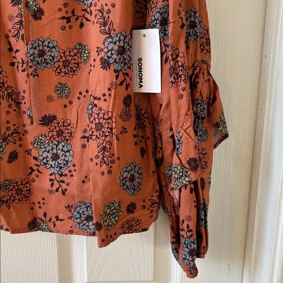 Floral Ruffle Blouse - Picture 3 of 7